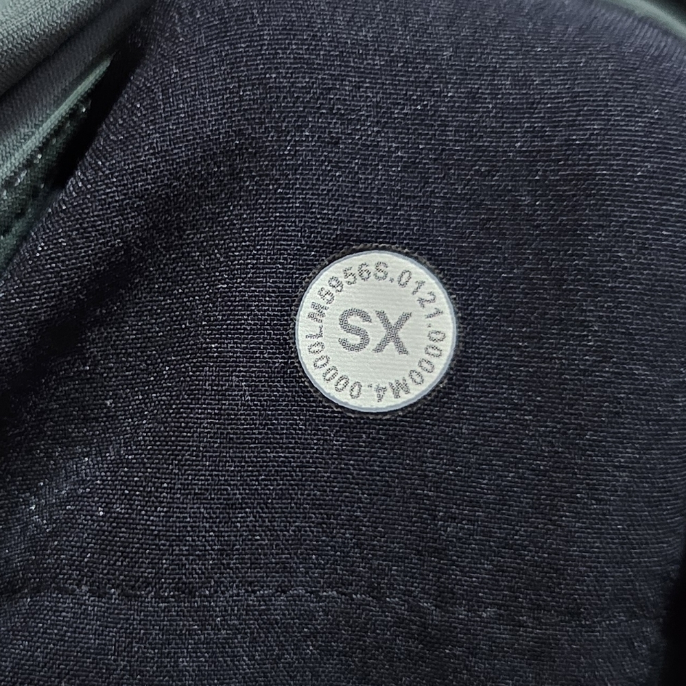 Lululemon surge joggers in Dark Forest - Picture 12 of 12
